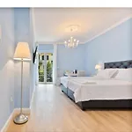 Gostinjska kuća Finest Leonilda-central With Balcony 4*