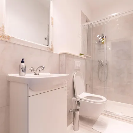 Finest Rooms Leonilda-Central Split-Balcony&City View Options Penzion 4*