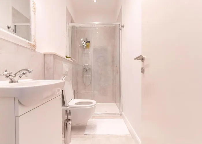 Finest Leonilda 스플리트